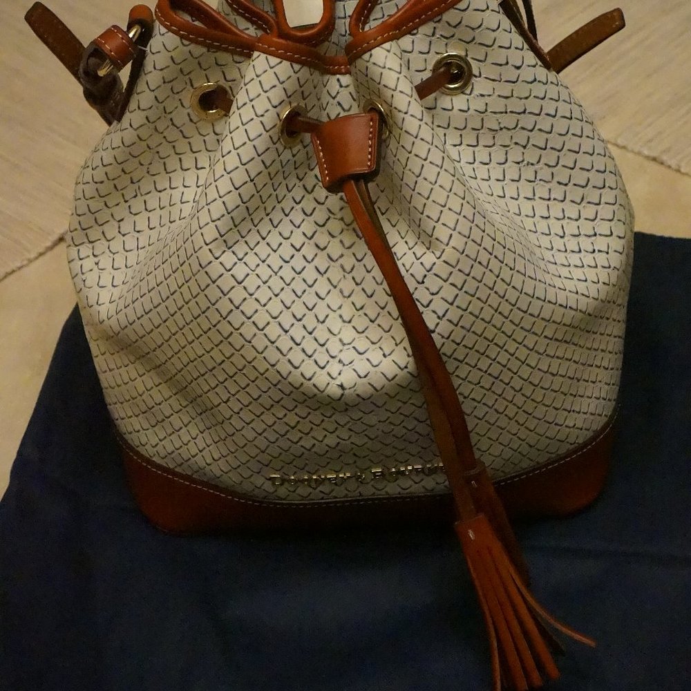 Dooney & Bourke